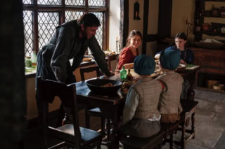 シェイクスピアの名作『ハムレット』の裏話をもとにした同名小説の映画化