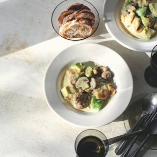 料理研究家・大庭英子さんの『鶏肉とアボカドのゆずこしょうクリーム煮』