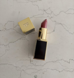 松屋銀座のトム フォードで買いました。スタッフの方が皆さん親切でセンスよく丁寧で最高でした！