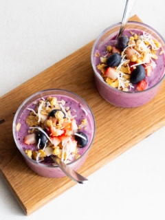 紫キャベツとブルーベリー両方に含まれるアントシアニンは眼精疲労に効果的だから、デスクワークで目が疲れた時のリラックスタイムに。