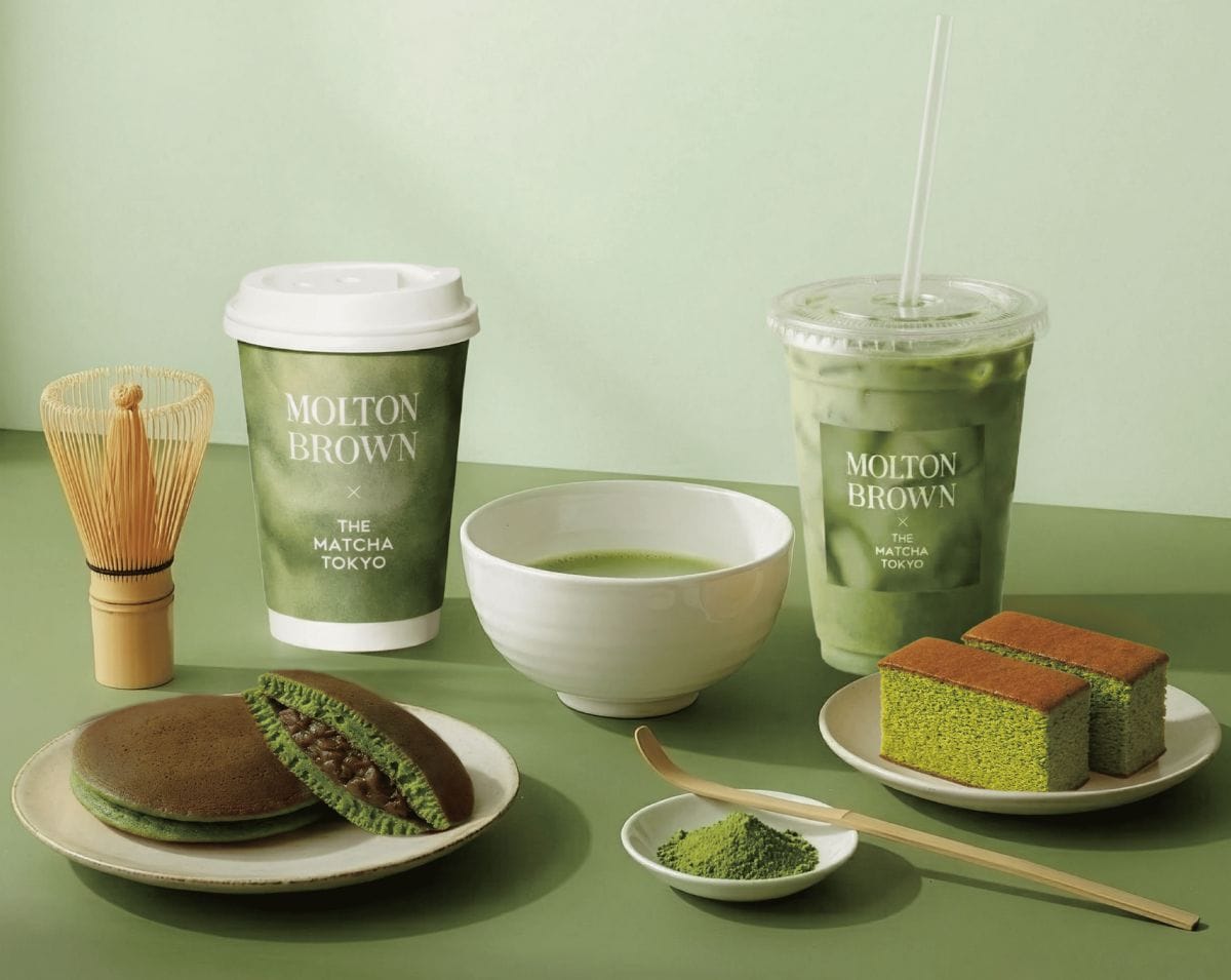 抹茶ラテやどら焼き、カステラなど限定メニューもラインナップ。(右から)抹茶カステラ ¥330、抹茶ラテ(ICE/HOT) ¥550、抹茶どら焼き ¥330、抹茶オーツラテ(ICE/HOT) ¥550 ※ドリンク・スイーツは、完売次第で販売を終了とさせていただく場合がございます。