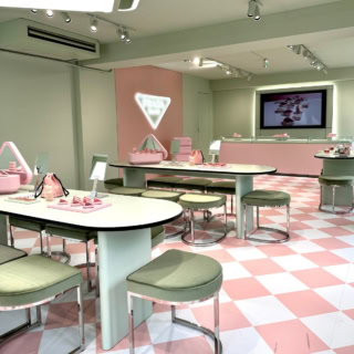 「プラダ タッチ」の世界観をそのまま表現した空間へ没入でき、思わず写真を撮りたくなります!※事前応募予約は終了。