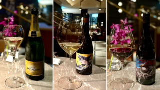 お料理に合わせてソムリエがワインを厳選。今回は写真左から：シャンパーニュ「アクセル・ド・ヴァロン・ブリュット」からスタートし、サンフランシスコの北に位置するソノマ・コーストで育ったぶどうを使用した白ワイン「ボーグル ジャガーナット シャルドネ ソノマ コースト」、辛口のピノノワール「ジャガーナット by ボーグル ロシアンリバー」の3種。