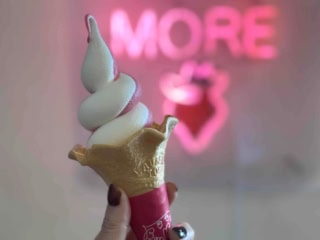 「いちごBonBonBERRY」のアイス