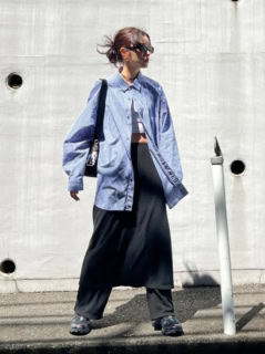 ヴィンテージのシャツは本人私物、パンツ￥27,500（ジゼルフ）、サロモンのシューズ、その他は全て本人私物