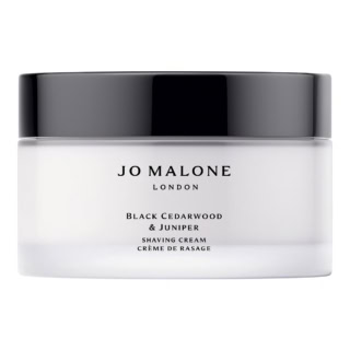 スタイリッシュなビジュアルもいい感じ。ブラック シダーウッド & ジュニパー シェービング クリーム 200mL ¥9,460(ジョー マローン ロンドン)※4月24日発売