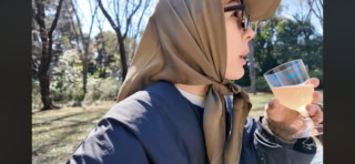 ボサボサの髪も隠せるし、サングラスをかければ、イマイチなメイクやすっぴんも隠せる