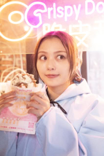 外はかりっ、中はふわっ。究極のサクふわ食感がたまらない！ 1個40元（約194円）