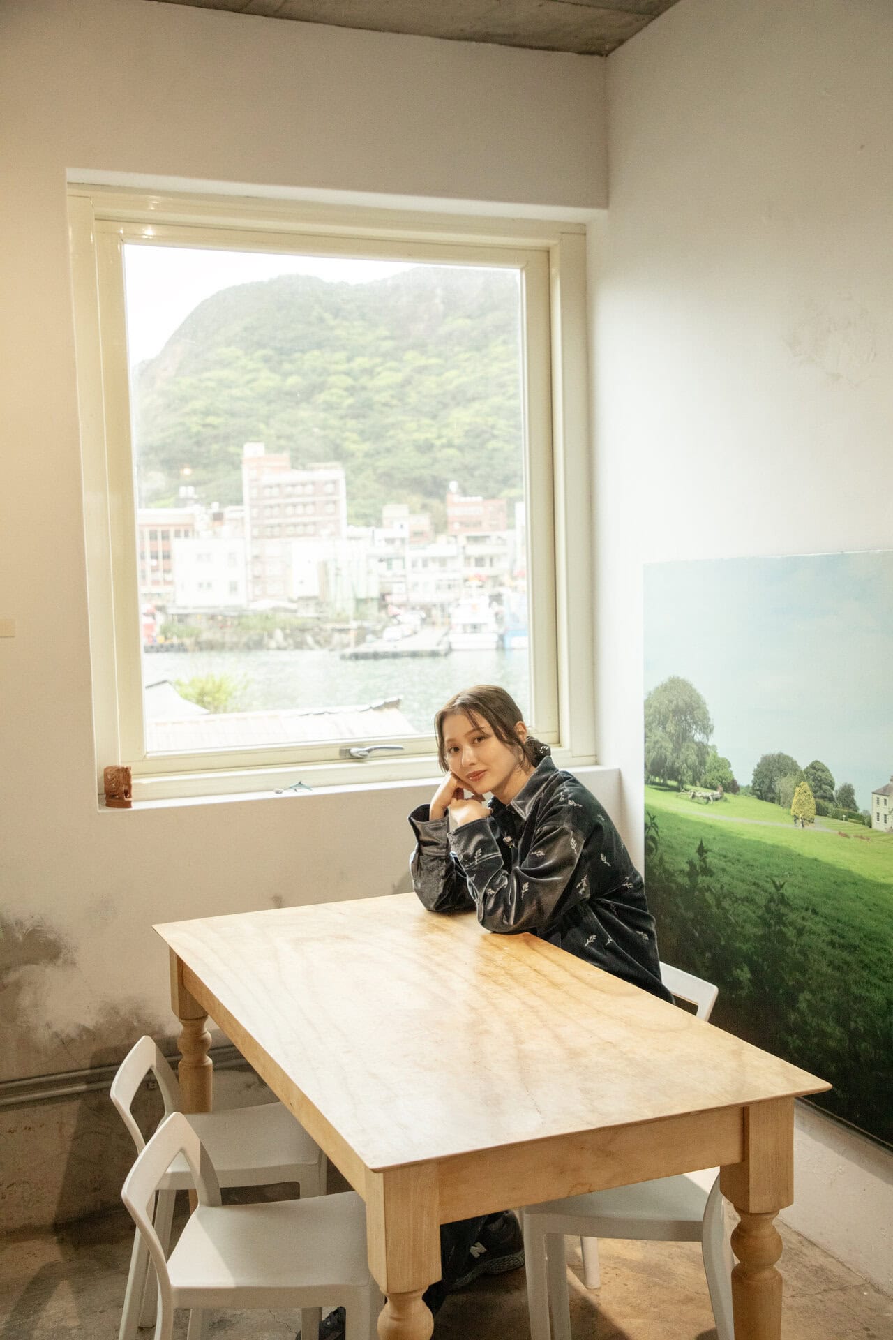 港町を眺めながらの美味しいご飯。これはもう、オトナにとっては最高の癒やし、ですよね？