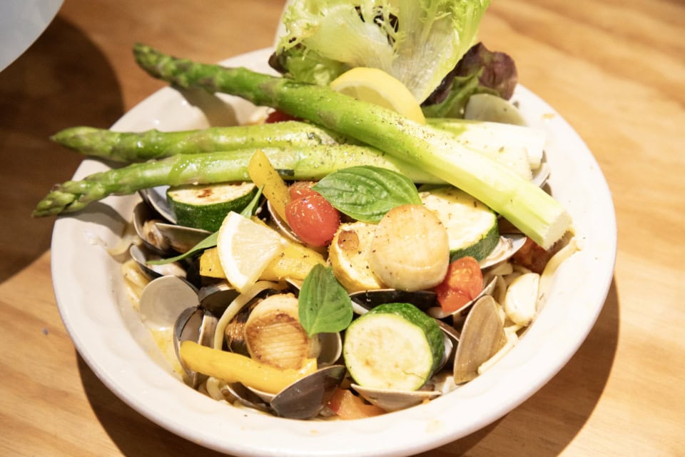 こだわりの野菜を贅沢に使ったパスタ420元（約2,037円）