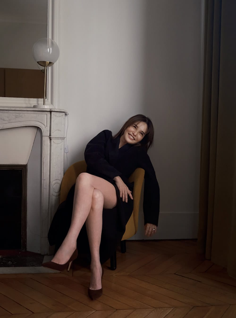 Wolfordのトップス、スカート、Gianvito Rossiのパンプスは本人私物