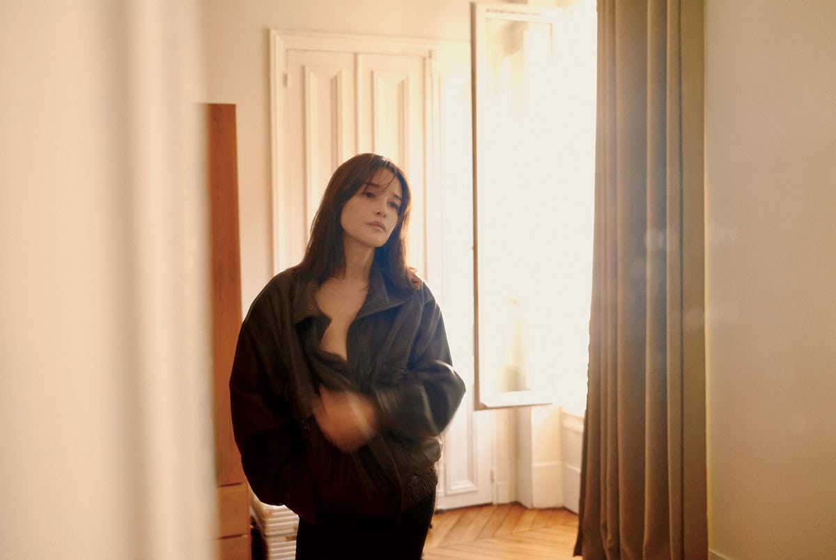 Saint Laurentのジャケット、Only Heartsのスカートは本人私物