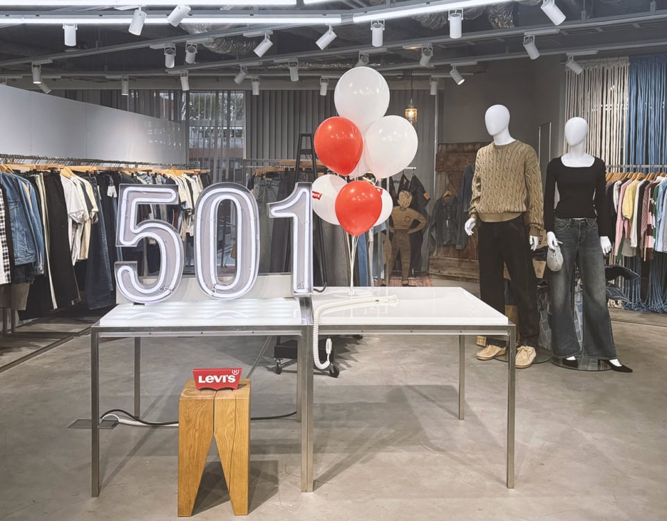 Levi’s®|川口春奈がナビゲート!永遠の定番「501®」と「701」
