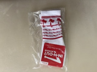 ヤシの木柄にハマってしまい、ソックスも購入。ショートパンツに合わせてやんちゃにはきたいです。13.95ドル(日本円で約2,232円)