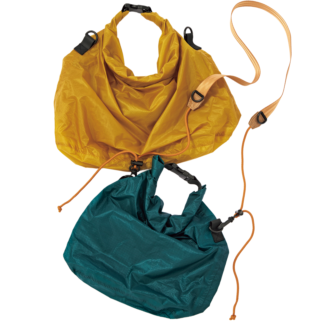 上：nähe®ドライバッグ［大約10L］¥2,640、下：nähe®ドライバッグ［小約4L］¥1,980、ショルダーストラップ¥1,540（全てネーエ／ハイタイド）