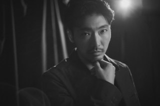 「あ、こいつは策士だなって思いました」期待の新人・坂西未郁監督の初長編映画『メモリィズ』柄本佑インタビュー