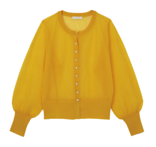 ロマンティックなバルーンスリーブ。カーディガン¥22,000（アルアバイル）
