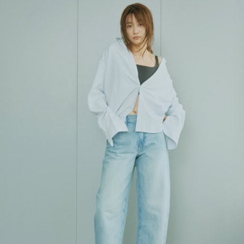 夏こそ「似合うデニム」が欲しい。 体型カバーとトレンド両立! 40代におすすめ【カーブデニム】