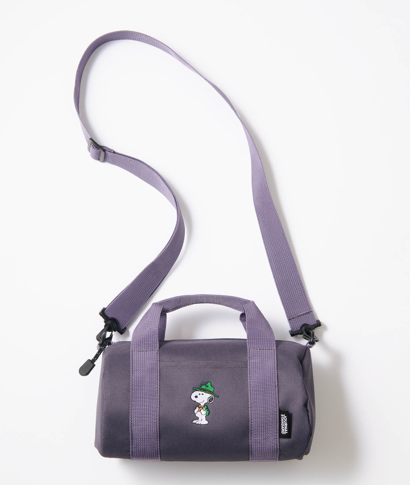 登山スタイルのスヌーピーが可愛い♥刺繍入りおでかけミニボストン SIZE（約）H12×W21.5×D12㎝ ストラップの長さ125㎝［最長］