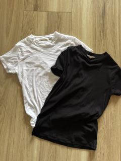 AEWEN MATOPHのシアーTシャツは各￥9,900で購入