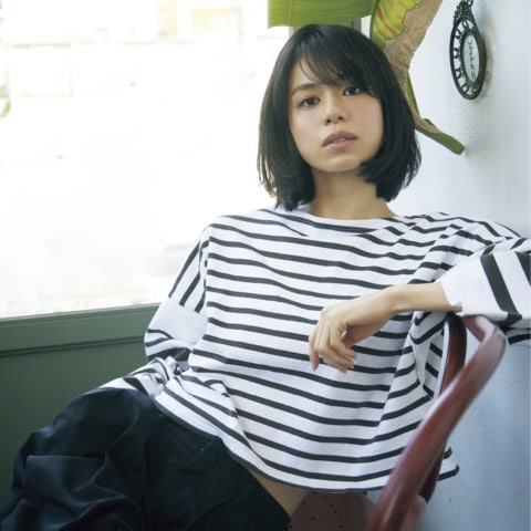 40代、チーク単色使いは正直古い！決め手は「ハイライト」｜河北メイクでシンプルコーデ洒落見せ