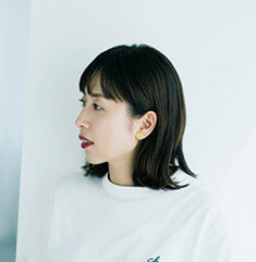 PROFILE_いしがみ・みつえ／女性誌やカタログ、広告で活躍するスタイリスト。シンプルでベーシックななかにトレンドと可愛げを盛り込んだ大人カジュアルなスタイリングが人気を集める。