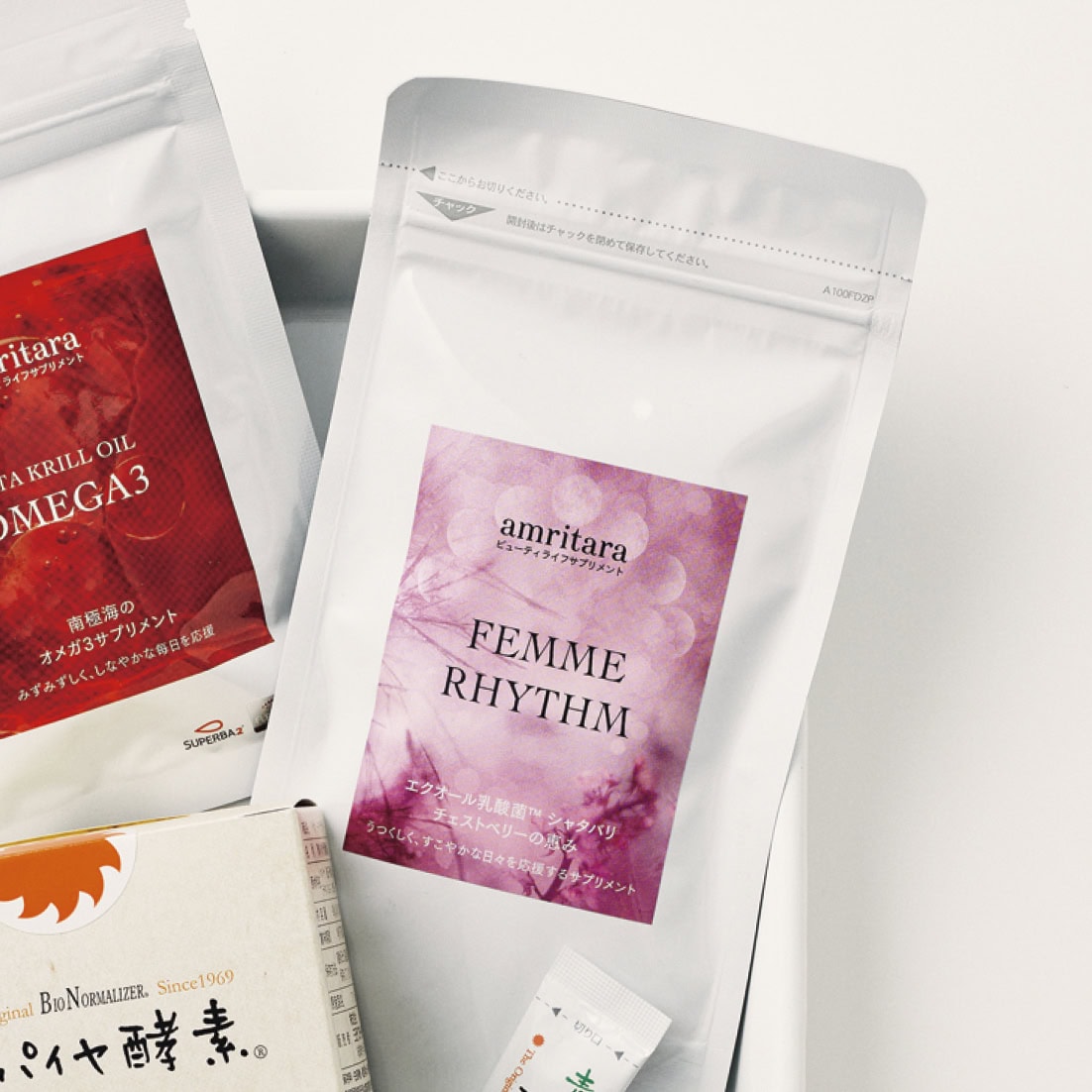 シャタバリ、マカ、チェストベリーや大豆由来のエクオール乳酸菌™️など、女性のホルモンケアに嬉しい成分をギュッと含有。60粒 （アムリターラ）