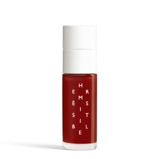 ©Studio des fleurs 日焼けしたような赤みブラウン。エルメジスティブル ブラウン・セガイ07 8.5ml ¥7,920(エルメス)※全国発売は2026年9月を予定