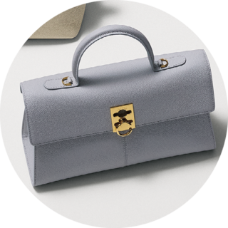 ［H15×W27×D9.5㎝］¥92,200（カフネ／カフネ カスタマーサポートセンター）