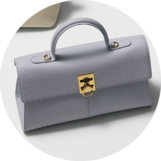 ［H15×W27×D9.5㎝］¥92,200（カフネ／カフネ カスタマーサポートセンター）