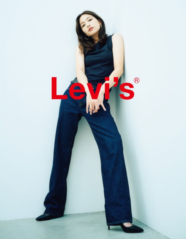 デニムを愛するおしゃれな女性の理想形。川口春奈がナビするリーバイス永遠の定番「501®」と「701」