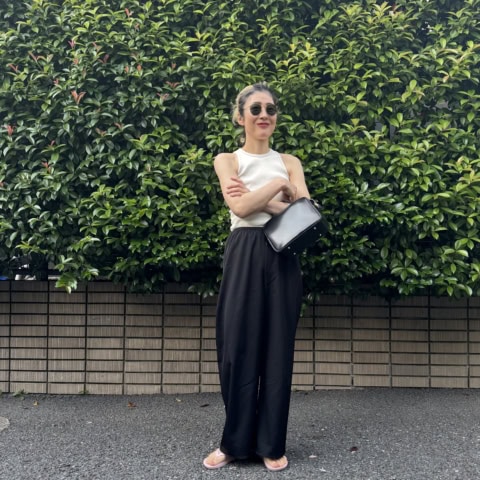 楽なのに、家着からオケージョンまでリアルにいける。杉浦由佳子が2色買い【クードルのパンツ】