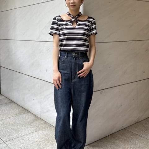 【40代スナップ】ボーダーTも「ひと癖ディテール」でシンプルコーデが即洒落ます|西口史織さん