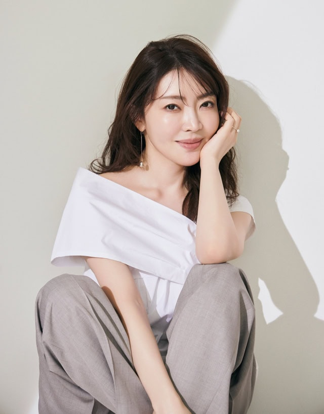 【美白もハリも】美容家・大野真理子さんの “杏仁肌” の秘密とは？最新美容習慣を徹底解説！