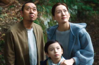 綾瀬さん、お母さん役です 『箱の中の羊』