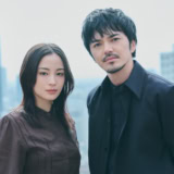 「50問くらい質問されて8割下ネタ。なんの時間なんだと思いました(笑)」Netflix「ガス人間」広瀬すず・林遣都【ネタバレあり】インタビュー