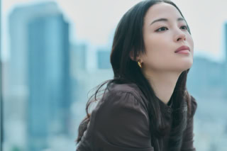 私の兄は普段そこまで私の出演作を観るタイプではありませんが、「ガス人間」だけは「いつ配信するの?」と聞いてきて、お母さんと「珍しいね」と話していました。やっぱり、本作ならではの熱があるんでしょうね。お兄ちゃんが過去イチで興味を持ってくれているのを見て嬉しかったです。