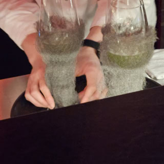 といいますのも、カクテルが入ったグラスにスチールウールを巻き付けて着火するからなのでしたー!