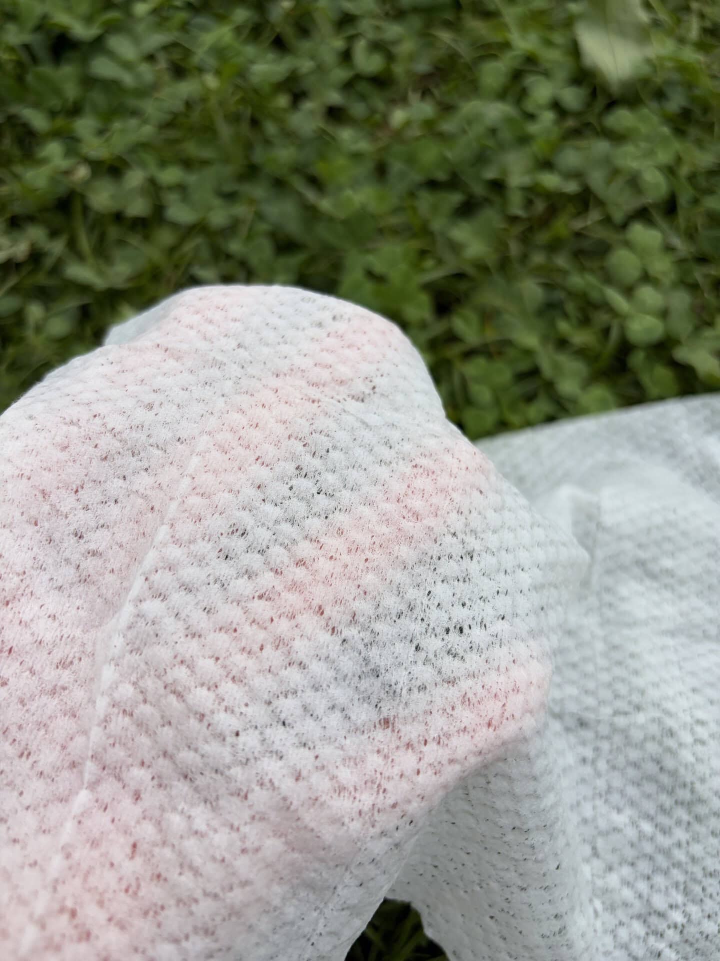 ニットのようなソフトで心地よい肌触りで、まるでタオルでふいているかのようにも感じました