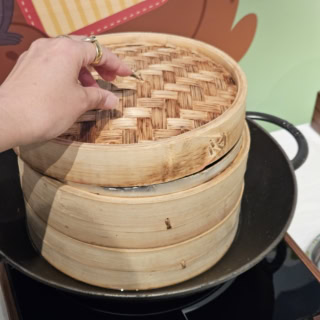 お子様コーナーにもせいろがあり、何が入ってるんだ? と開けてみたら……