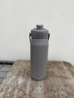 holms ワンタッチアクティブボトル￥2,750（シービージャパン）