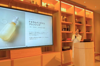 発表会では、ご自身の言葉で製品の思いを語る姿が印象的。「子供が寝た後に無理して仕事をするのを辞めた」という舞さんのリアルな葛藤と気づきから生まれたアイテムだからこそ、忙しいママの心に優しく寄り添い、本来の自分に戻る時間をくれます。