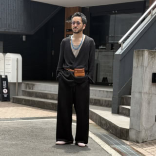 夏でも快適な素材のニットで日焼け防止！本当におしゃれなメンズの知恵が詰まった「梅雨の服」とは