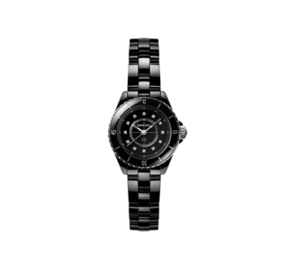 ウオッチ〈J12 28MM〉［高耐性ブラック セラミック×SSケース、ケース径28㎜、ブラックラッカーダイヤルに12個のブリリアントカット ダイヤモンドのインデックス、高精度クォーツムーブメント、防水性30m］¥1,221,000（シャネル）© CHANEL