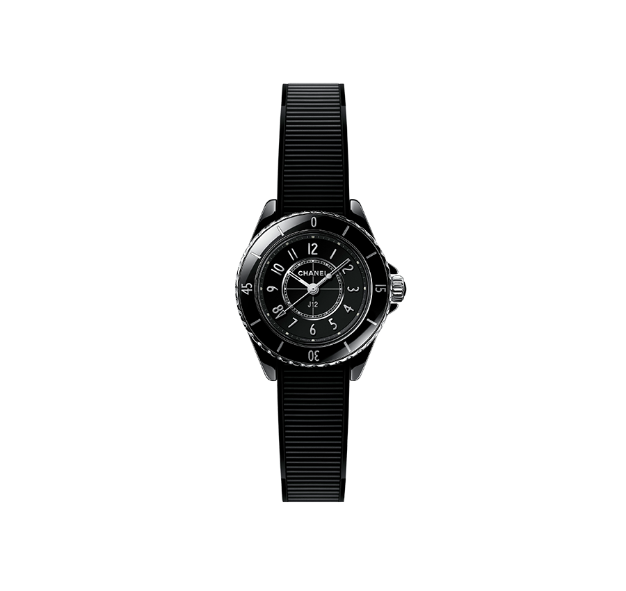 ウオッチ〈J12 28MM〉［高耐性ブラック セラミック×SSケース、ケース径28㎜、ブラックラッカーダイヤル、高精度クォーツムーブメント、防水性30m］¥836,000（シャネル）© CHANEL