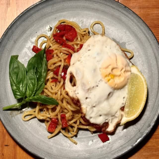【カルディ】火を使うのは目玉焼きだけ！レンジで完成「夏のアジアン麺」