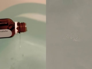 オイルタイプだから無色透明。ちょっとした裏技で無臭のバスソルトなんかと合わせたりもしています。