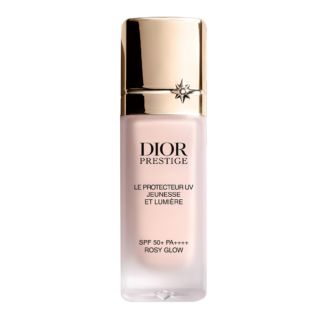 美容液としてのエフェクトも発揮。SPF50+・PA++++ 30mL ¥15,950（パルファン・クリスチャン・ディオール）