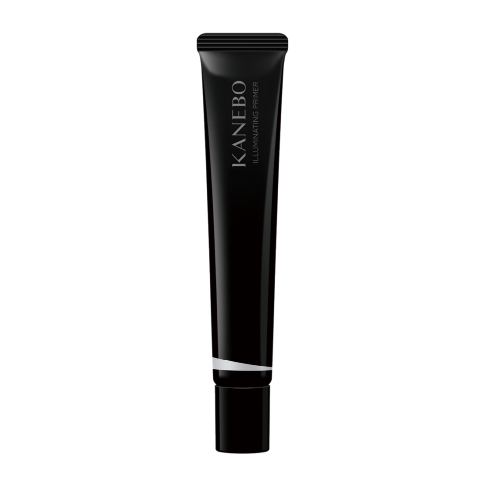 クリスタルブルーパールが透明感を引き出す。SPF22・PA＋＋ 30g ¥4,950（カネボウインターナショナルDiv.）