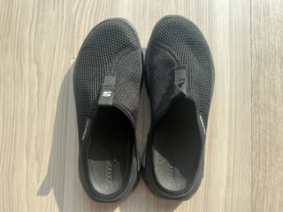 【サロモン】リカバリーシューズREELAX SLIDE 6.0　¥8,800